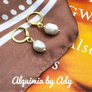 Classic freshwater pearl  dangle earrings minimalist quiet luxury